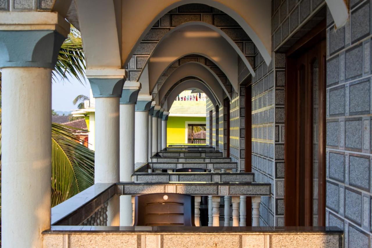 Larios Beach Holidays Resort Baga Buitenkant foto