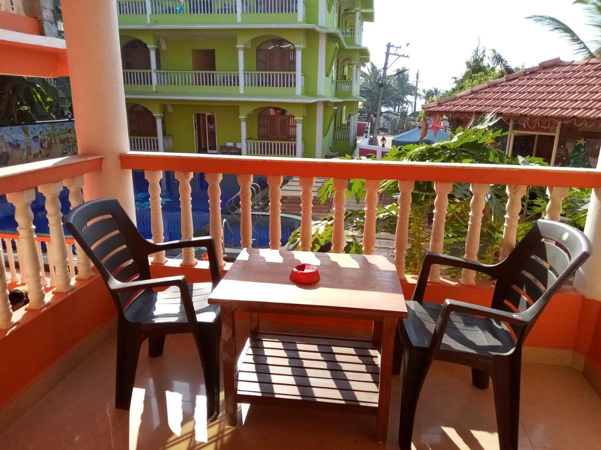 Larios Beach Holidays Resort Baga Buitenkant foto